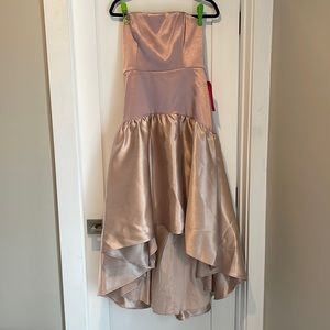 NWT Belle Badgley Mischka Gown